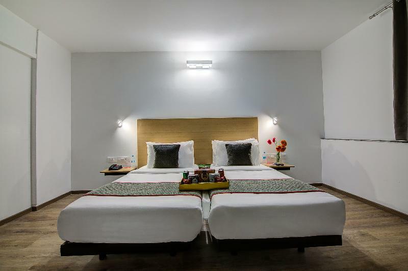 钦奈 Oyo Townhouse 42 Urvashi Theatre酒店 外观 照片