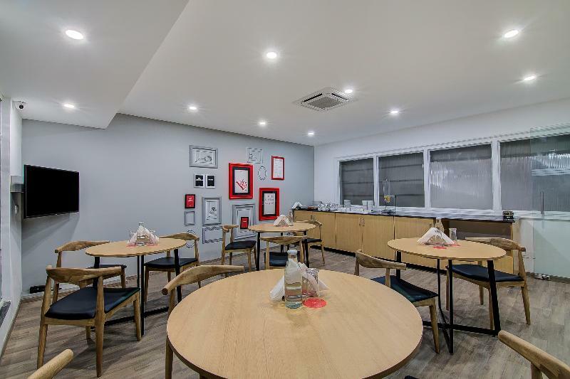 钦奈 Oyo Townhouse 42 Urvashi Theatre酒店 外观 照片